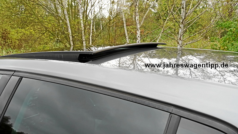 VW Golf 7 Highline DSG 110 KW DCC ACC Navi LED Panoramadach StandheizungJahreswagen 