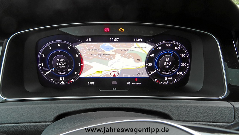 VW Golf 7 Highline DSG 110 KW DCC ACC Navi LED Panoramadach StandheizungJahreswagen 