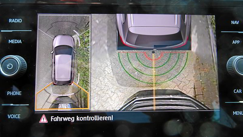  Volkswagen Tiguan JOIN R-Line DSG 1,5 L TSI OPF 110 KW Benzin von Werksangehörigen